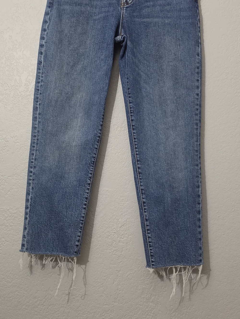 Current/Elliott High-Rise Relaxed Fit Jeans Medium Wash Raw Hem Womens 24 - Picture 3 of 8